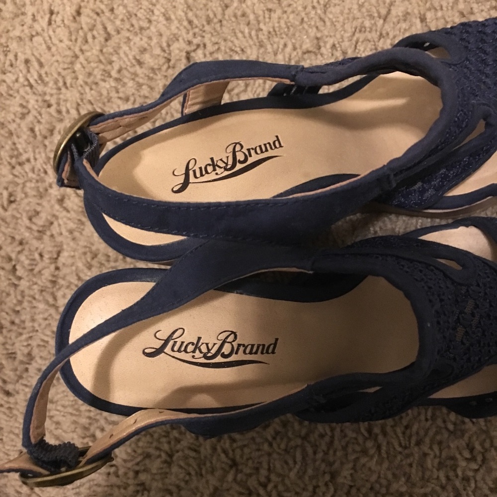 Lucky Brand Remy Wedge Sandals - Picture 5 of 8